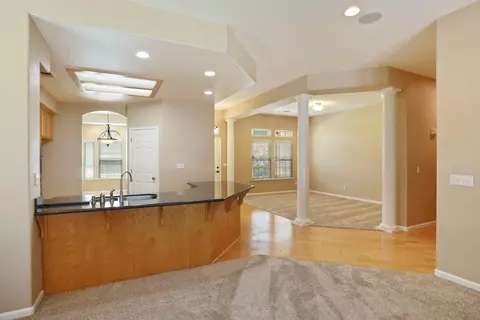 Living - 343 Mount Airy Ct, Ripon, CA 95366 photo 4 of 9