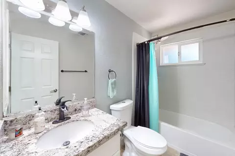 Bath - 3093 3rd St, Biggs, CA 95917 photo 1 of 5