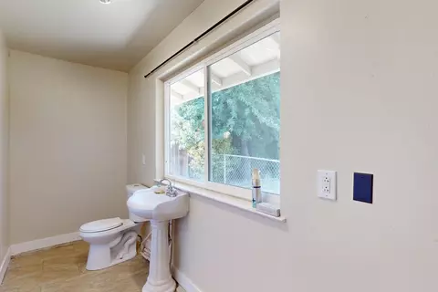 Bath - 3093 3rd St, Biggs, CA 95917 photo 5 of 5