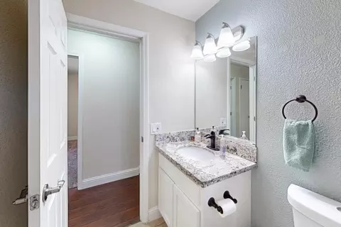 Bath - 3093 3rd St, Biggs, CA 95917 photo 2 of 5