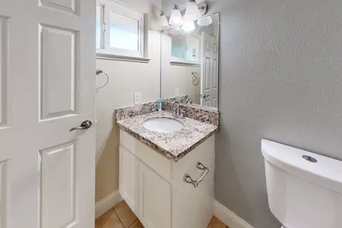 Bath - 3093 3rd St, Biggs, CA 95917 photo 4 of 5