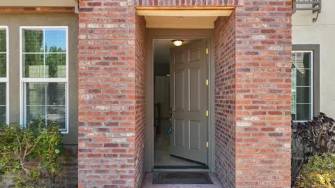 Entry Way - 2867 W Bay Ct, Tracy, CA 95377 photo 2 of 9