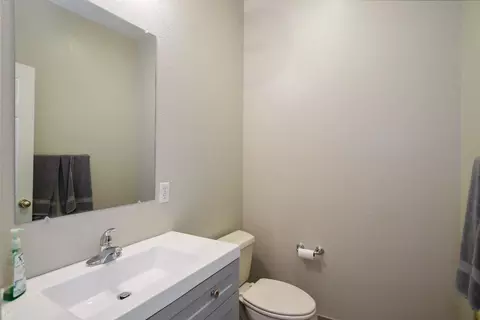 Bath - 2867 W Bay Ct, Tracy, CA 95377 photo 1 of 4