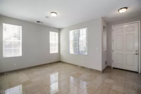 Living - 2867 W Bay Ct, Tracy, CA 95377 photo 4 of 10