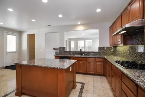 Kitchen - 2867 W Bay Ct, Tracy, CA 95377 photo 2 of 4