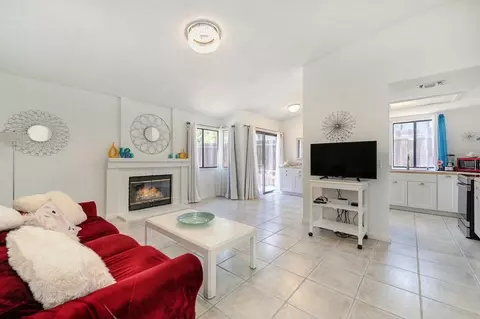 627 Hanisch Dr, Roseville, CA 95678