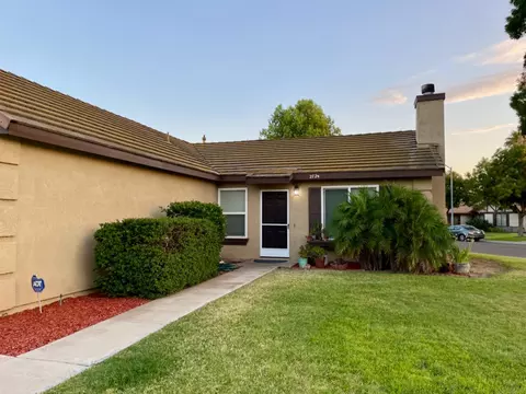 2724 Riverbend Dr, Modesto, CA 95351 photo 2