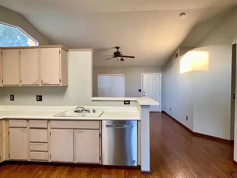 2724 Riverbend Dr, Modesto, CA 95351 photo 9