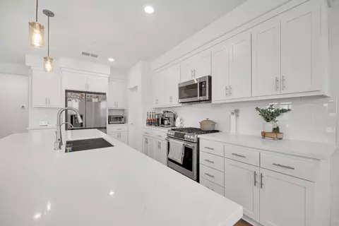 Kitchen - 561 Delve Ct, Hayward, CA 94544 photo 4 of 6