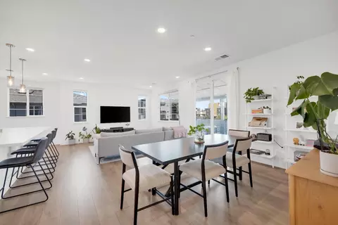 Dining - 561 Delve Ct, Hayward, CA 94544 photo 4 of 4