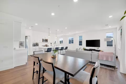 Dining - 561 Delve Ct, Hayward, CA 94544 photo 3 of 4