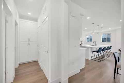Entry Way - 561 Delve Ct, Hayward, CA 94544 photo 4 of 6