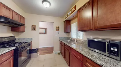 Kitchen - 917 Snead Dr, Modesto, CA 95351 photo 4 of 5