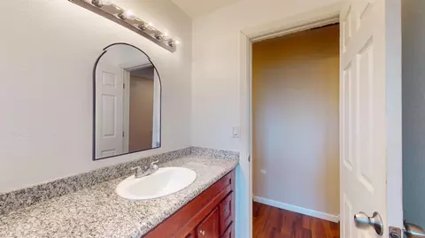 Bath - 917 Snead Dr, Modesto, CA 95351 photo 1 of 2