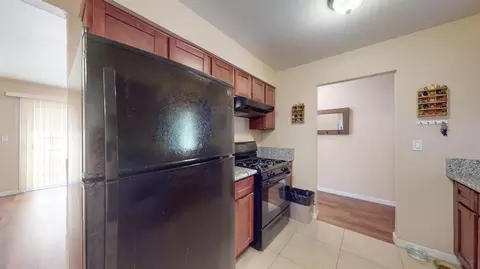 Kitchen - 917 Snead Dr, Modesto, CA 95351 photo 5 of 5
