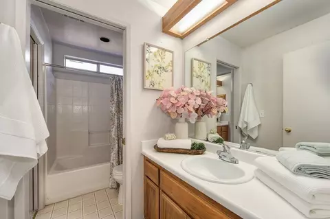 Bath - 917 Zaragoza St, Davis, CA 95618 photo 1 of 2