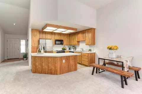 Kitchen - 917 Zaragoza St, Davis, CA 95618 photo 4 of 4