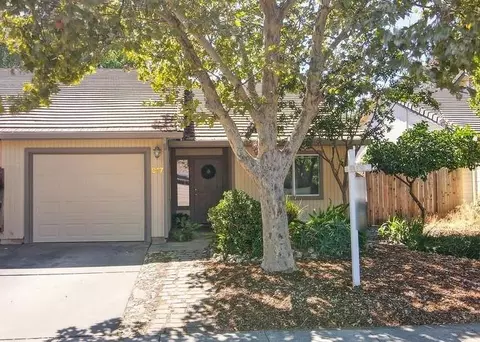 Exterior - 917 Zaragoza St, Davis, CA 95618 photo 1 of 5