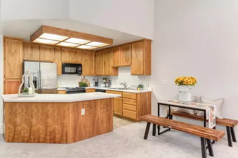 Kitchen - 917 Zaragoza St, Davis, CA 95618 photo 3 of 4