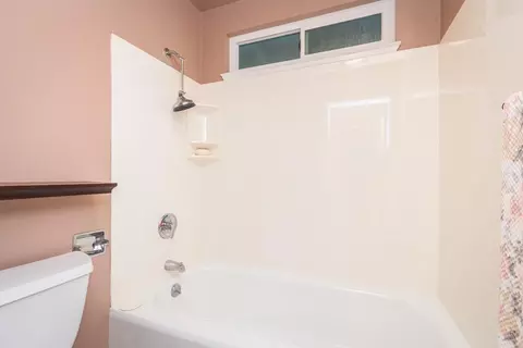 Bath - 4980 Oak Hill Rd, Placerville, CA 95667 photo 2 of 5