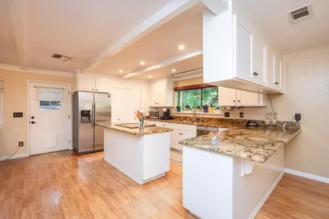 Kitchen - 4980 Oak Hill Rd, Placerville, CA 95667 photo 3 of 11