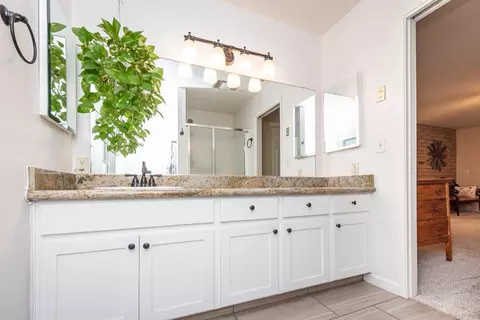 Bath - 4980 Oak Hill Rd, Placerville, CA 95667 photo 4 of 5