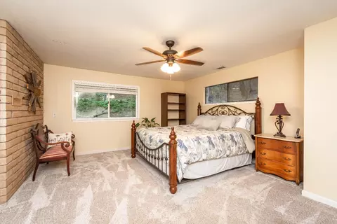 Bedroom - 4980 Oak Hill Rd, Placerville, CA 95667 photo 3 of 5