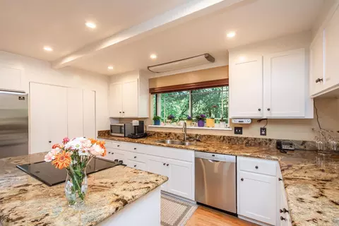 Kitchen - 4980 Oak Hill Rd, Placerville, CA 95667 photo 5 of 11