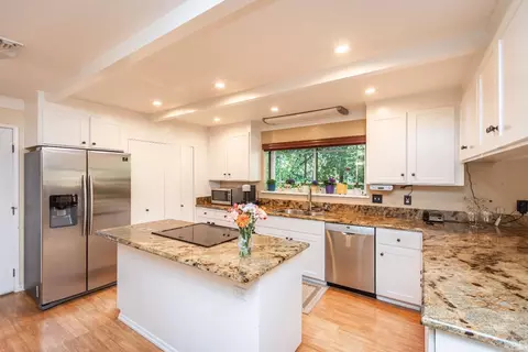 Kitchen - 4980 Oak Hill Rd, Placerville, CA 95667 photo 4 of 11