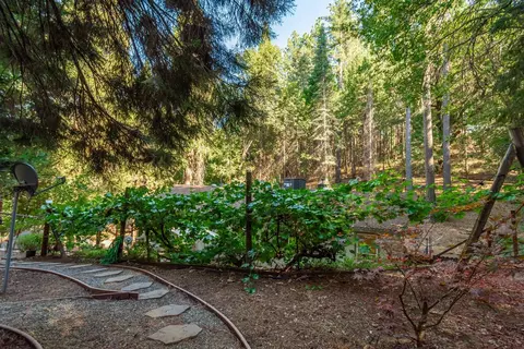 Exterior - 4980 Oak Hill Rd, Placerville, CA 95667 photo 24 of 37
