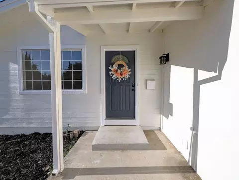 1485 Locust Dr, Tracy, CA 95376 photo 2