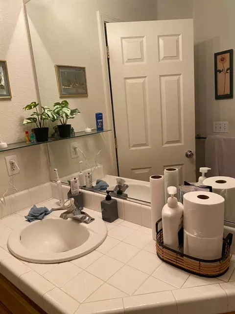 Bath - 2416 Mountain Pride Ct, Modesto, CA 95355 photo 3 of 4