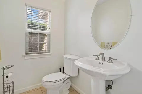 Bath - 1060 Buttercup Pl, Manteca, CA 95336 photo 1 of 3