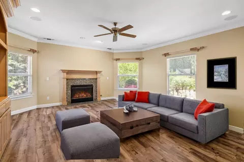 Living - 1060 Buttercup Pl, Manteca, CA 95336 photo 5 of 11