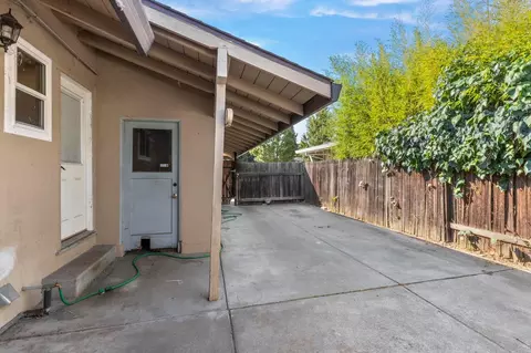 Exterior - 4917 Andrew Cir, Carmichael, CA 95608 photo 6 of 10