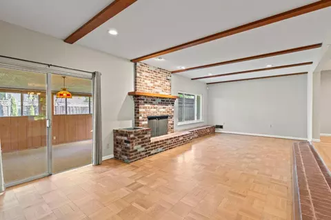 Living - 4917 Andrew Cir, Carmichael, CA 95608 photo 3 of 9
