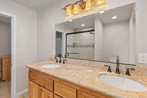 Bath - 4917 Andrew Cir, Carmichael, CA 95608 photo 1 of 4