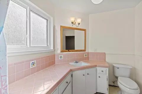 Bath - 4917 Andrew Cir, Carmichael, CA 95608 photo 3 of 4