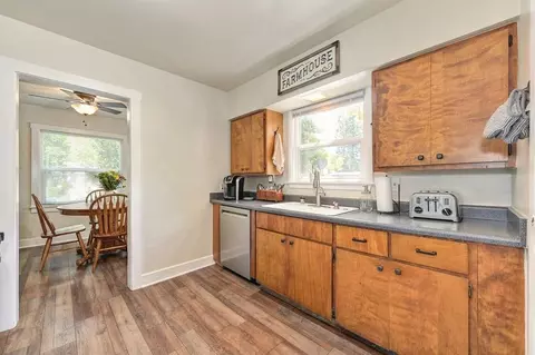 Kitchen - 6141 Filbert Ave, Orangevale, CA 95662 photo 2 of 2