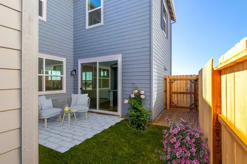 1096 Martin St, Winters, CA 95694 photo 2