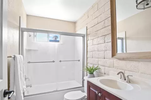 Bath - 862 Rutledge Dr, Lodi, CA 95242 photo 1 of 1