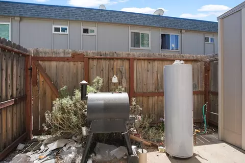 Exterior - 862 Rutledge Dr, Lodi, CA 95242 photo 5 of 7