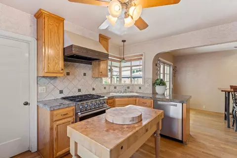 Kitchen - 405 Myrtle Ave, Modesto, CA 95350 photo 2 of 5