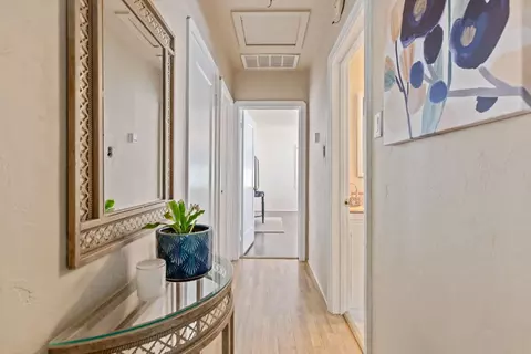 Entry Way - 405 Myrtle Ave, Modesto, CA 95350 photo 2 of 3