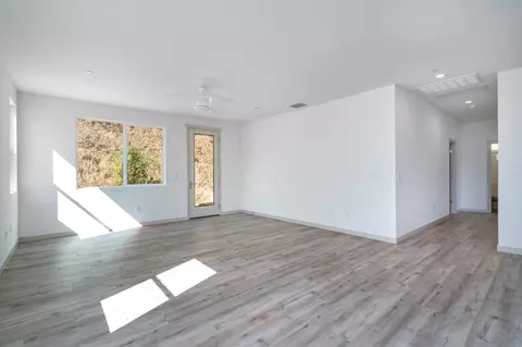 Living - 154 Woodside Dr, Sonora, CA 95370 photo 3 of 4