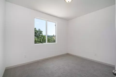 Bedroom - 154 Woodside Dr, Sonora, CA 95370 photo 5 of 8