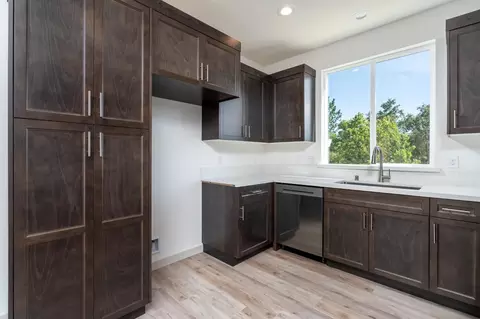 Kitchen - 154 Woodside Dr, Sonora, CA 95370 photo 3 of 3