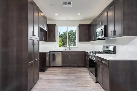 Kitchen - 154 Woodside Dr, Sonora, CA 95370 photo 1 of 3