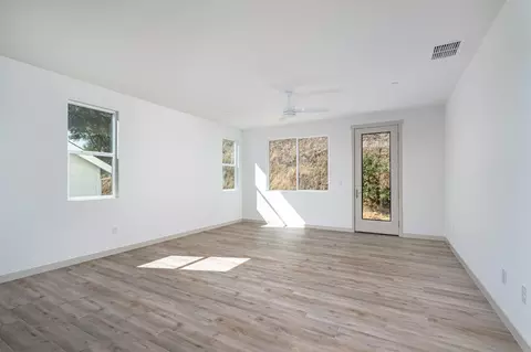 Living - 154 Woodside Dr, Sonora, CA 95370 photo 1 of 4