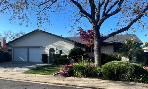 1821 Kienitz Ave, Modesto, CA 95355 photo 1